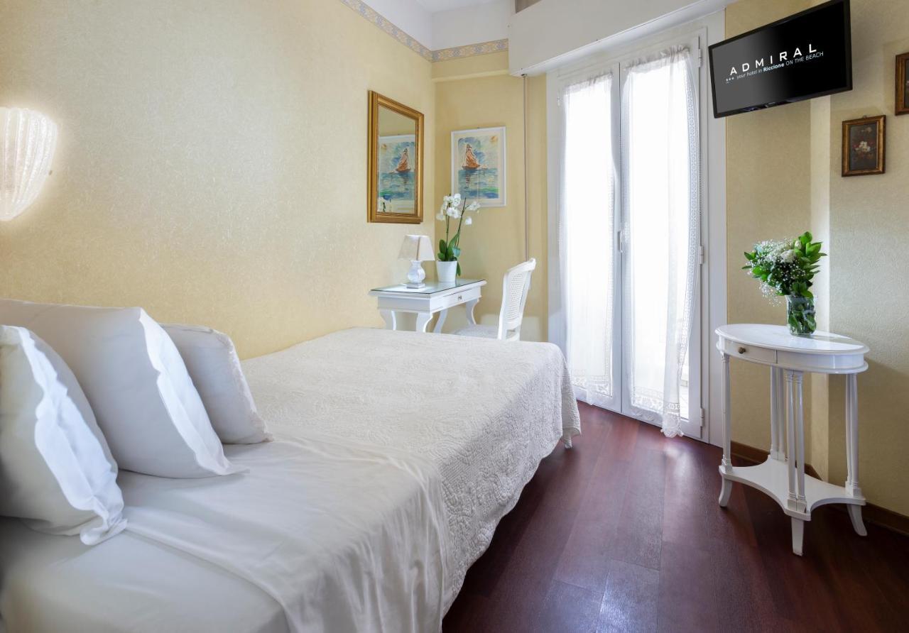 Hotel Admiral - On The Beach Riccione Zewnętrze zdjęcie