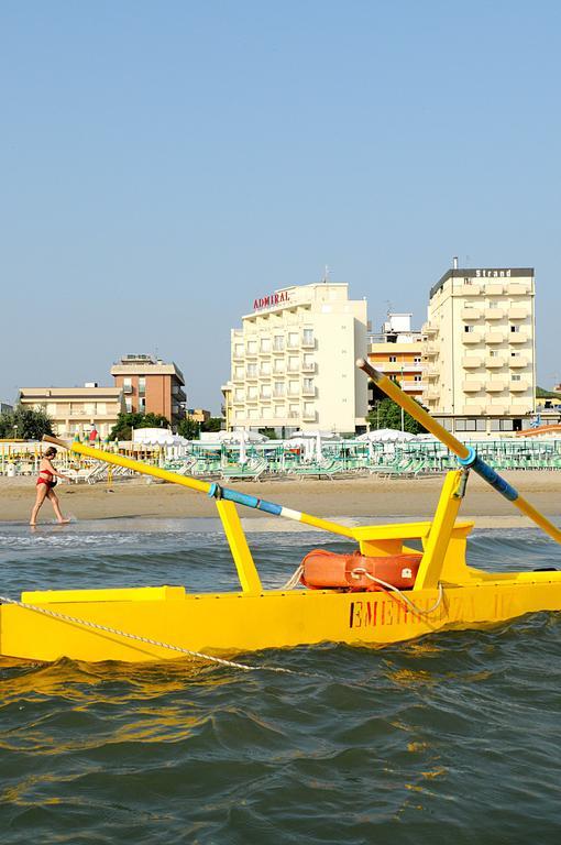 Hotel Admiral - On The Beach Riccione Zewnętrze zdjęcie