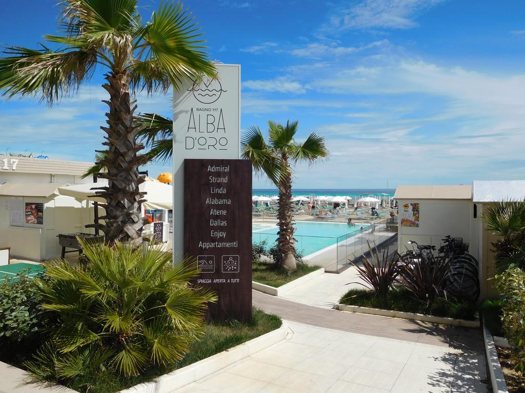 Hotel Admiral - On The Beach Riccione Zewnętrze zdjęcie