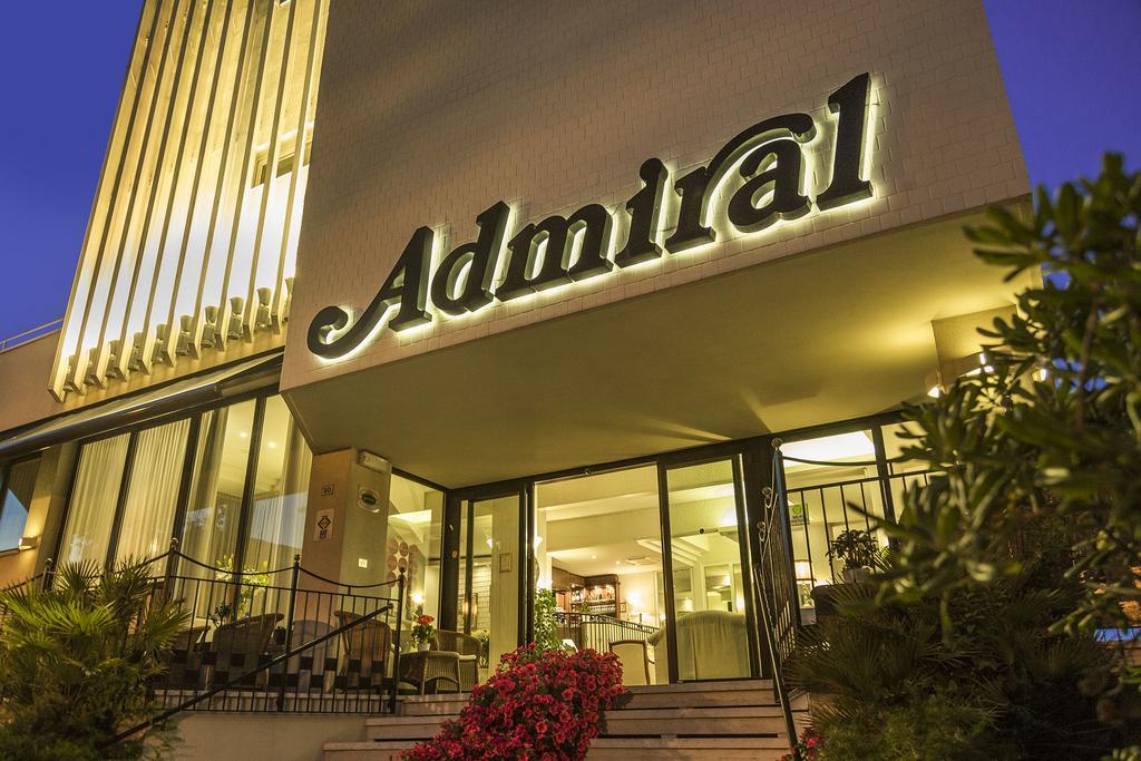 Hotel Admiral - On The Beach Riccione Zewnętrze zdjęcie