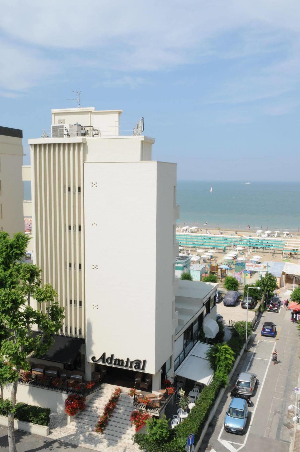 Hotel Admiral - On The Beach Riccione Zewnętrze zdjęcie